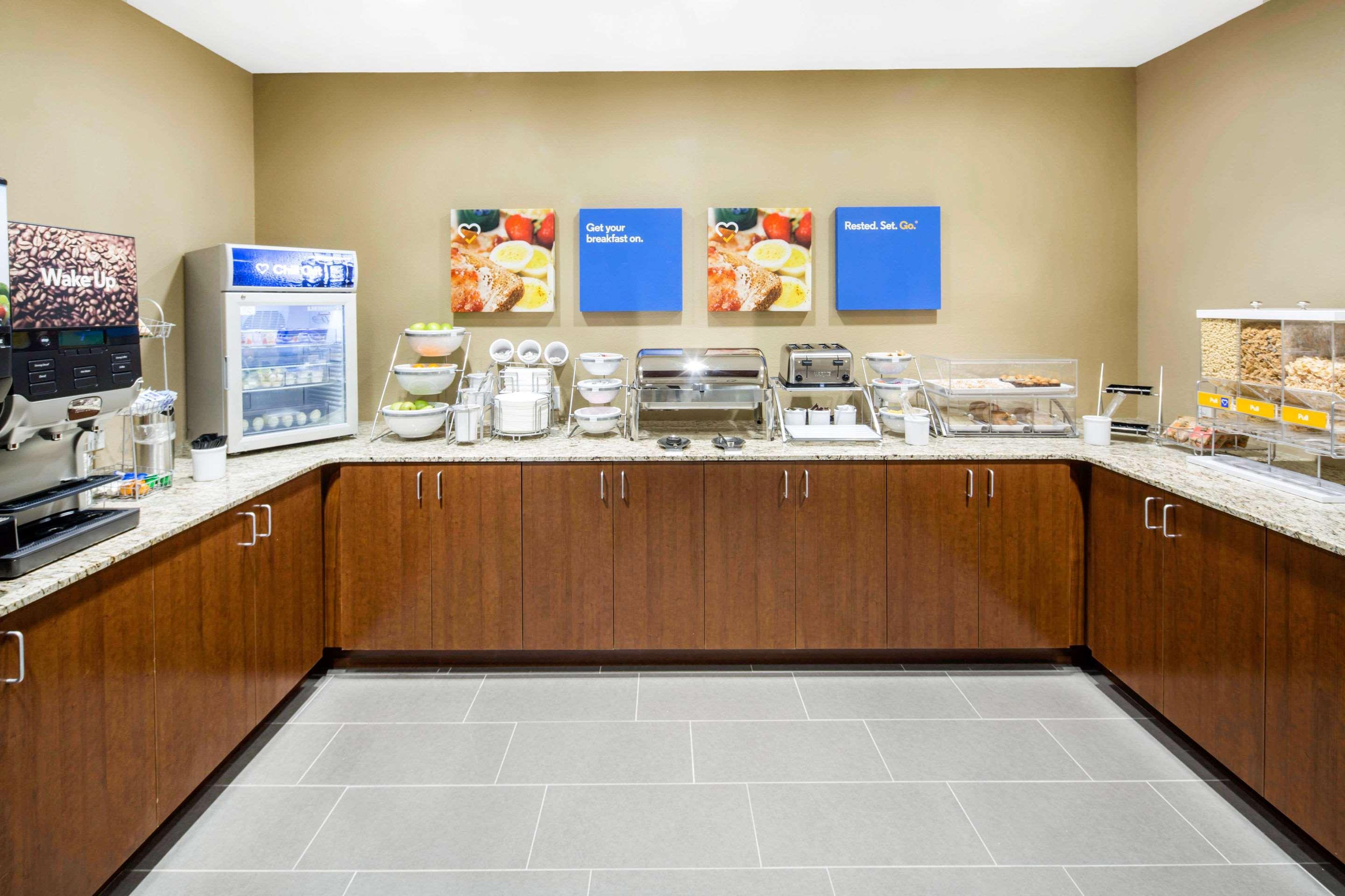 Comfort Inn & Suites Edgewood Esterno foto